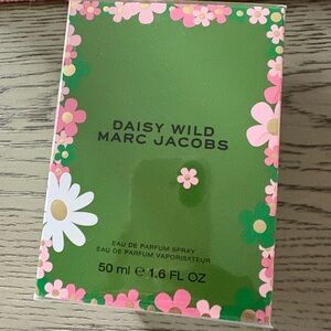 Marc Jacobs Daisy Wild Green and Pink Perfume